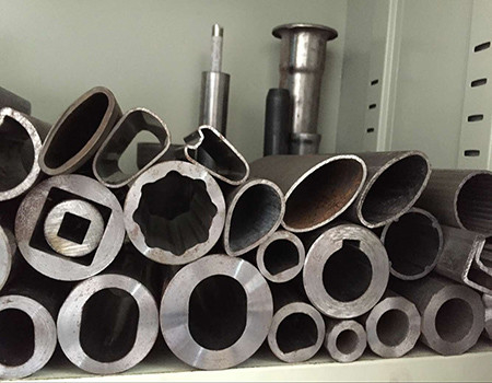 ASTM فولاد کربنی لوله فولادی بیضی شکل 1-1000 میلی متر 1-12 متر